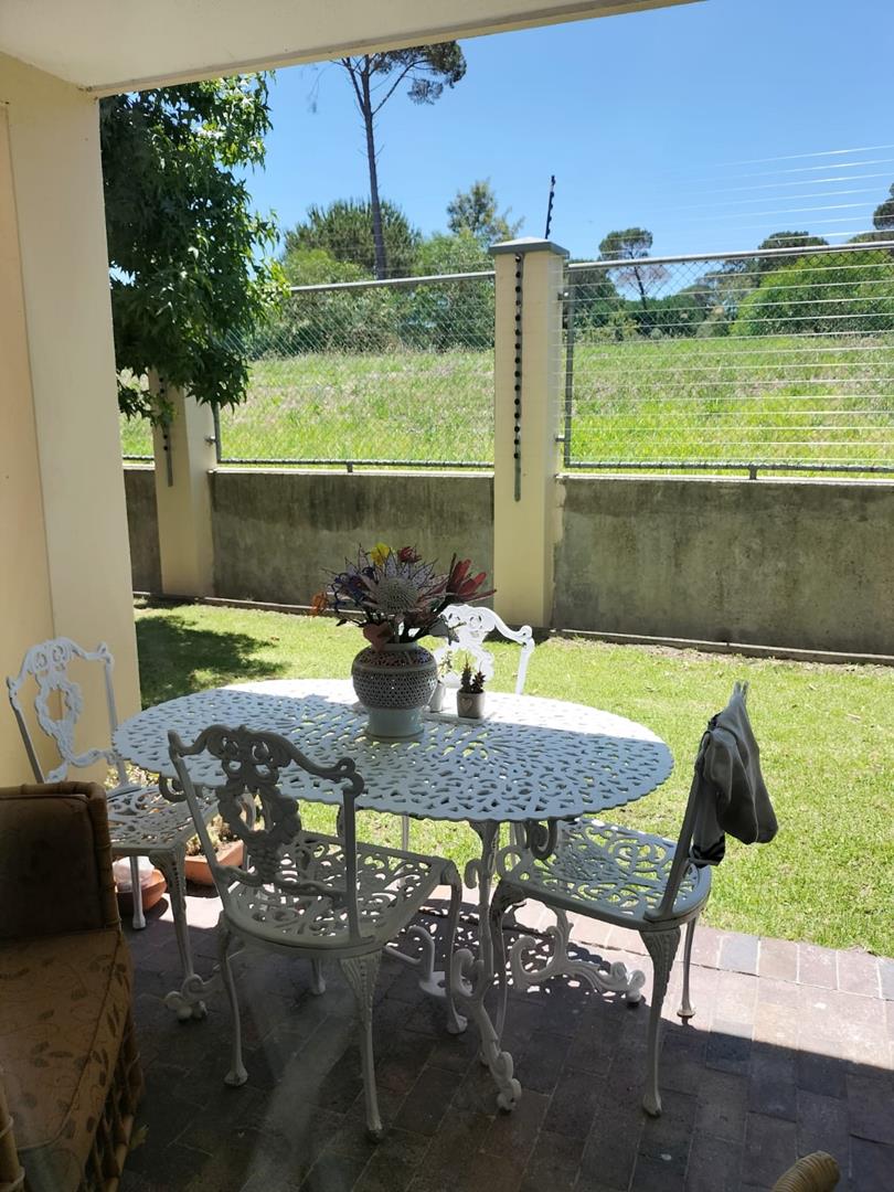 3 Bedroom Property for Sale in Onder Papegaaiberg Western Cape